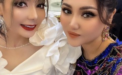 老师用美足丝袜脚夹我好爽